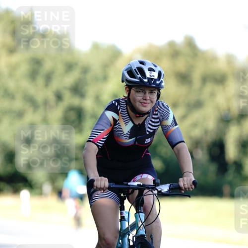 07.09.2025 - 19. Norderstedt Triathlon Michael Burmester http://msf.ph/oto/8842807 07.09.2025 15:51:36 Radfahren 926 meine-sportfotos.de