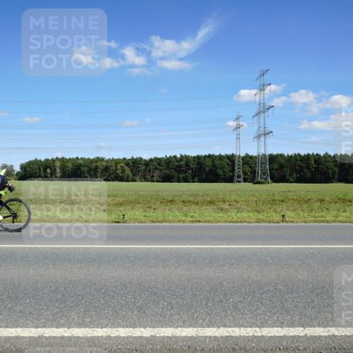 07.09.2025 - 19. Norderstedt Triathlon Michael Burmester http://msf.ph/oto/8842817 07.09.2025 14:40:30 Radfahren 884 meine-sportfotos.de