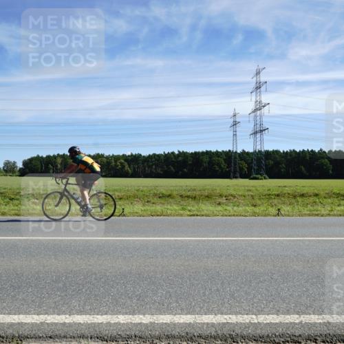 07.09.2025 - 19. Norderstedt Triathlon Michael Burmester http://msf.ph/oto/8842820 07.09.2025 12:34:03 Radfahren 272, 273 meine-sportfotos.de