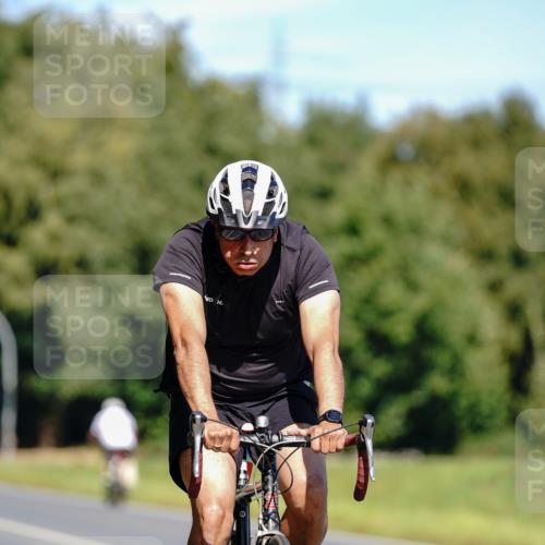 07.09.2025 - 19. Norderstedt Triathlon Michael Burmester http://msf.ph/oto/8842845 07.09.2025 12:56:52 Radfahren 141, 345 meine-sportfotos.de