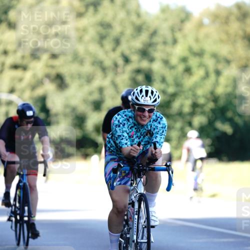 07.09.2025 - 19. Norderstedt Triathlon Michael Burmester http://msf.ph/oto/8842854 07.09.2025 15:51:46 Radfahren 550, 1077, 1413, 1432, 1595 meine-sportfotos.de