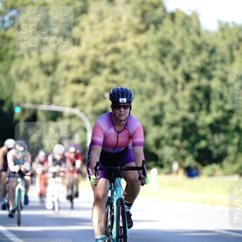 07.09.2025 - 19. Norderstedt Triathlon Michael Burmester http://msf.ph/oto/8842878 07.09.2025 15:51:55 Radfahren 408, 1074, 1075 meine-sportfotos.de