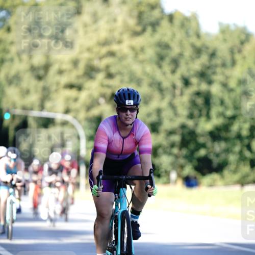 07.09.2025 - 19. Norderstedt Triathlon Michael Burmester http://msf.ph/oto/8842880 07.09.2025 15:51:55 Radfahren 408, 1074, 1075 meine-sportfotos.de