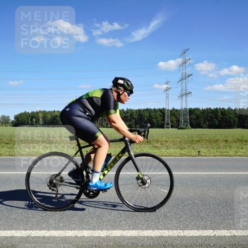 07.09.2025 - 19. Norderstedt Triathlon Michael Burmester http://msf.ph/oto/8842913 07.09.2025 14:41:18 Radfahren 454, 990, 992 meine-sportfotos.de