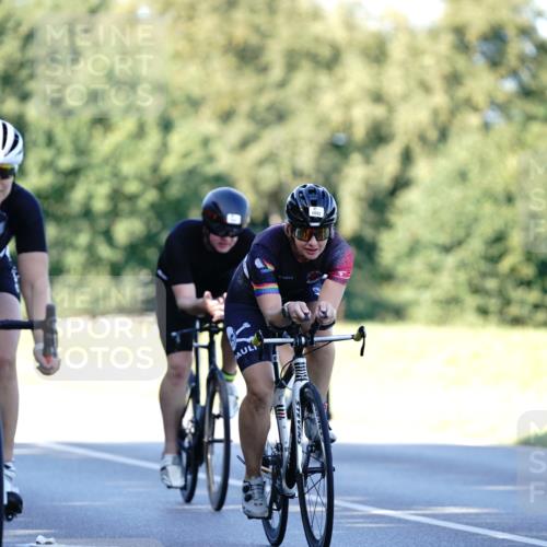 07.09.2025 - 19. Norderstedt Triathlon Michael Burmester http://msf.ph/oto/8842938 07.09.2025 15:52:06 Radfahren 454, 494, 512, 887, 1052, 1103, 1591 meine-sportfotos.de
