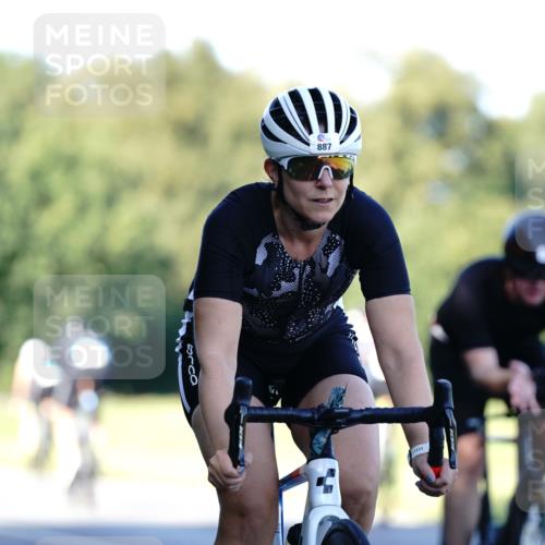 07.09.2025 - 19. Norderstedt Triathlon Michael Burmester http://msf.ph/oto/8842943 07.09.2025 15:52:06 Radfahren 454, 494, 512, 887, 1052, 1103, 1591 meine-sportfotos.de