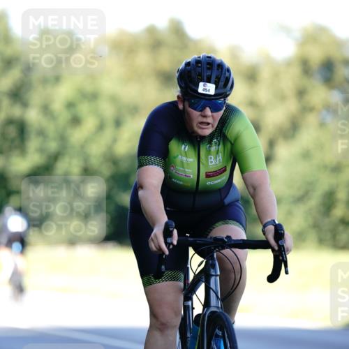 07.09.2025 - 19. Norderstedt Triathlon Michael Burmester http://msf.ph/oto/8842951 07.09.2025 15:52:07 Radfahren 454, 494, 512, 887, 1052, 1103, 1591 meine-sportfotos.de