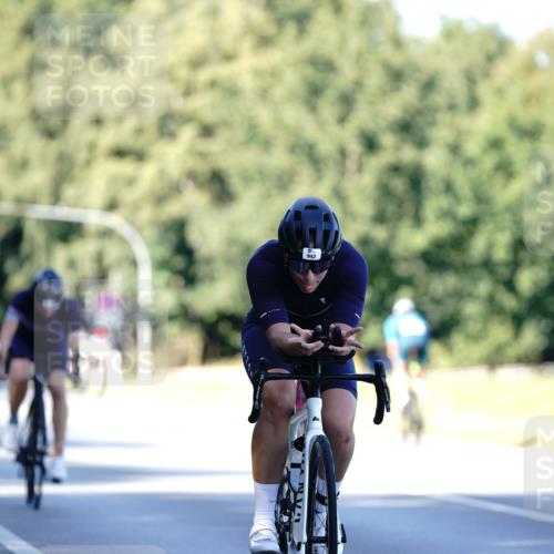 07.09.2025 - 19. Norderstedt Triathlon Michael Burmester http://msf.ph/oto/8842974 07.09.2025 15:52:16 Radfahren 487, 499, 509, 942, 1092, 1097, 1448, 1464 meine-sportfotos.de