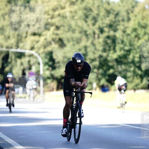 07.09.2025 - 19. Norderstedt Triathlon Michael Burmester http://msf.ph/oto/8842985 07.09.2025 15:52:25 Radfahren 951 meine-sportfotos.de