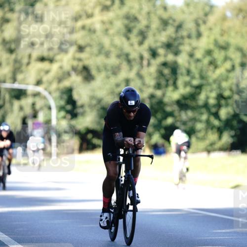 07.09.2025 - 19. Norderstedt Triathlon Michael Burmester http://msf.ph/oto/8842988 07.09.2025 15:52:25 Radfahren 951 meine-sportfotos.de