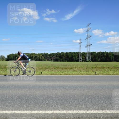 07.09.2025 - 19. Norderstedt Triathlon Michael Burmester http://msf.ph/oto/8842992 07.09.2025 14:41:36 Radfahren 1493, 1496 meine-sportfotos.de