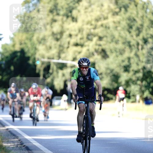07.09.2025 - 19. Norderstedt Triathlon Michael Burmester http://msf.ph/oto/8843007 07.09.2025 15:52:32 Radfahren 502, 923, 924, 1479 meine-sportfotos.de
