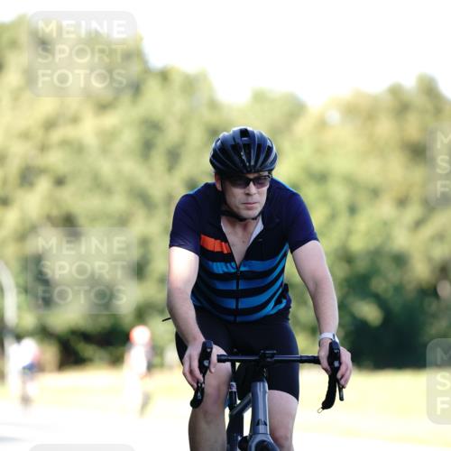 07.09.2025 - 19. Norderstedt Triathlon Michael Burmester http://msf.ph/oto/8843036 07.09.2025 15:52:37 Radfahren 502, 923, 1049, 1444, 1587 meine-sportfotos.de