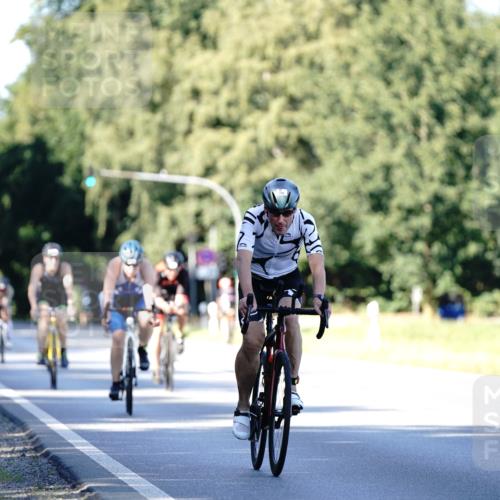 07.09.2025 - 19. Norderstedt Triathlon Michael Burmester http://msf.ph/oto/8843042 07.09.2025 15:52:41 Radfahren 376 meine-sportfotos.de