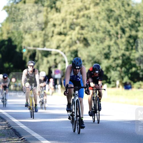 07.09.2025 - 19. Norderstedt Triathlon Michael Burmester http://msf.ph/oto/8843045 07.09.2025 15:52:43 Radfahren 376, 520, 1056, 1096 meine-sportfotos.de