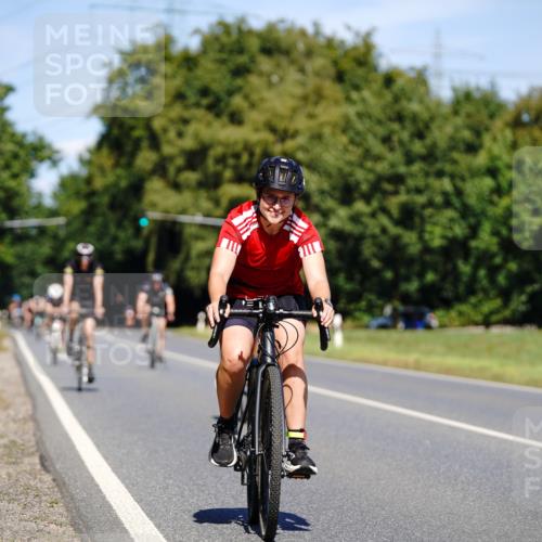 07.09.2025 - 19. Norderstedt Triathlon Michael Burmester http://msf.ph/oto/8843071 07.09.2025 12:57:45 Radfahren 242, 318, 841, 1326 meine-sportfotos.de