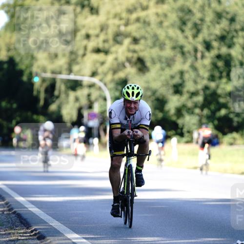 07.09.2025 - 19. Norderstedt Triathlon Michael Burmester http://msf.ph/oto/8843078 07.09.2025 15:52:51 Radfahren 956, 1586 meine-sportfotos.de