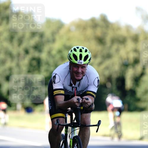 07.09.2025 - 19. Norderstedt Triathlon Michael Burmester http://msf.ph/oto/8843080 07.09.2025 15:52:52 Radfahren 956, 1433, 1586 meine-sportfotos.de