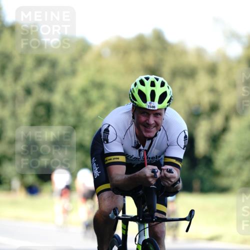 07.09.2025 - 19. Norderstedt Triathlon Michael Burmester http://msf.ph/oto/8843083 07.09.2025 15:52:52 Radfahren 956, 1433, 1586 meine-sportfotos.de