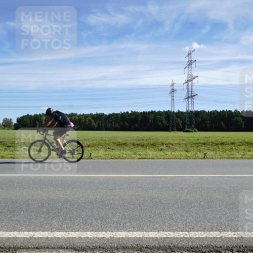 07.09.2025 - 19. Norderstedt Triathlon Michael Burmester http://msf.ph/oto/8843109 07.09.2025 12:36:02 Radfahren 725 meine-sportfotos.de