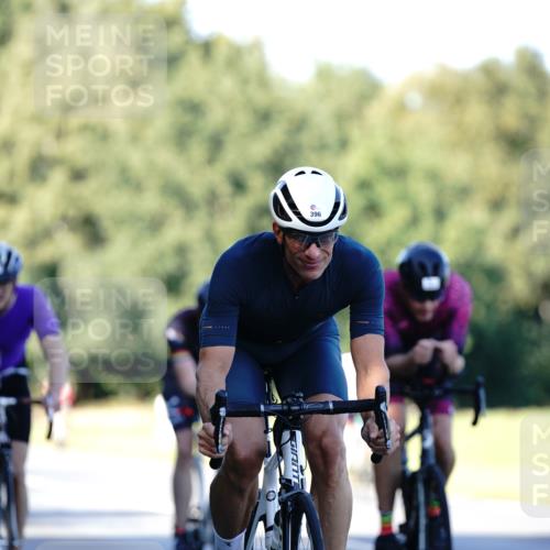 07.09.2025 - 19. Norderstedt Triathlon Michael Burmester http://msf.ph/oto/8843112 07.09.2025 15:53:02 Radfahren 396, 870, 929, 1063, 1409, 1435, 1452, 1614 meine-sportfotos.de