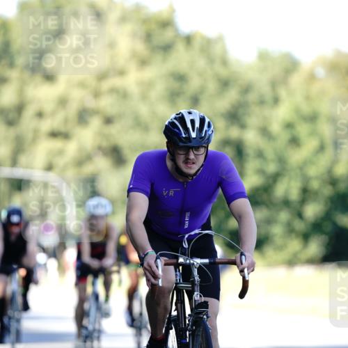 07.09.2025 - 19. Norderstedt Triathlon Michael Burmester http://msf.ph/oto/8843118 07.09.2025 15:53:03 Radfahren 396, 870, 929, 1063, 1409, 1435, 1452, 1614 meine-sportfotos.de