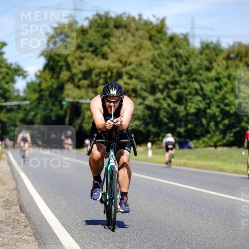 07.09.2025 - 19. Norderstedt Triathlon Michael Burmester http://msf.ph/oto/8843121 07.09.2025 12:57:55 Radfahren 166, 777, 1270 meine-sportfotos.de