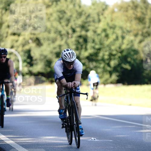 07.09.2025 - 19. Norderstedt Triathlon Michael Burmester http://msf.ph/oto/8843155 07.09.2025 15:53:12 Radfahren 496, 524, 886, 890, 1537, 1584, 1625 meine-sportfotos.de
