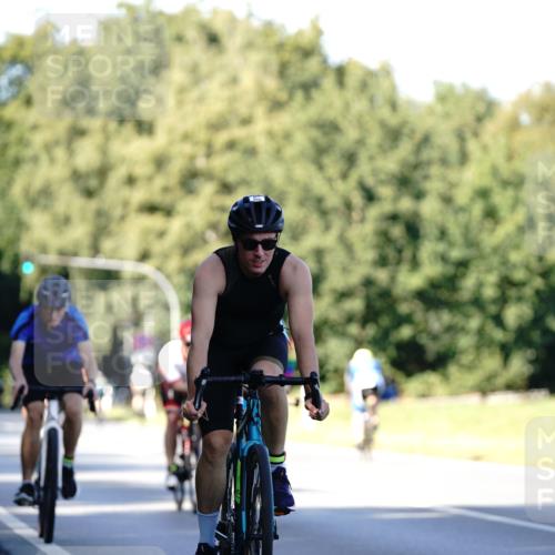 07.09.2025 - 19. Norderstedt Triathlon Michael Burmester http://msf.ph/oto/8843157 07.09.2025 15:53:13 Radfahren 496, 497, 524, 886, 890, 1537, 1584, 1625 meine-sportfotos.de