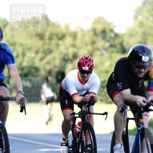 07.09.2025 - 19. Norderstedt Triathlon Michael Burmester http://msf.ph/oto/8843170 07.09.2025 15:53:15 Radfahren 415, 496, 497, 524, 886, 890, 1537, 1584 meine-sportfotos.de