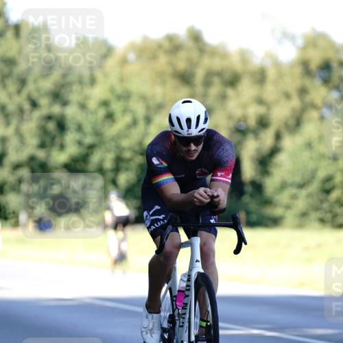07.09.2025 - 19. Norderstedt Triathlon Michael Burmester http://msf.ph/oto/8843175 07.09.2025 15:53:15 Radfahren 415, 496, 497, 524, 886, 890, 1537, 1584 meine-sportfotos.de