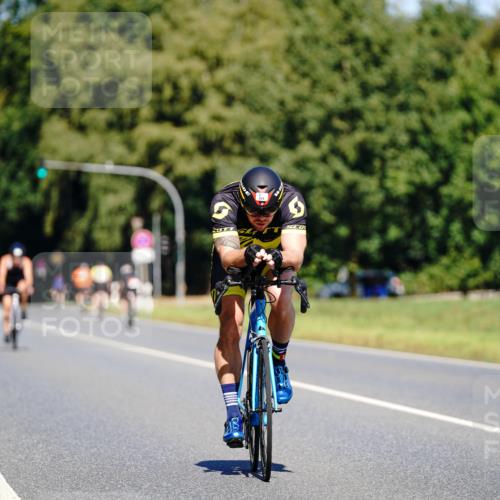 07.09.2025 - 19. Norderstedt Triathlon Michael Burmester http://msf.ph/oto/8843214 07.09.2025 12:58:53 Radfahren 307, 331 meine-sportfotos.de