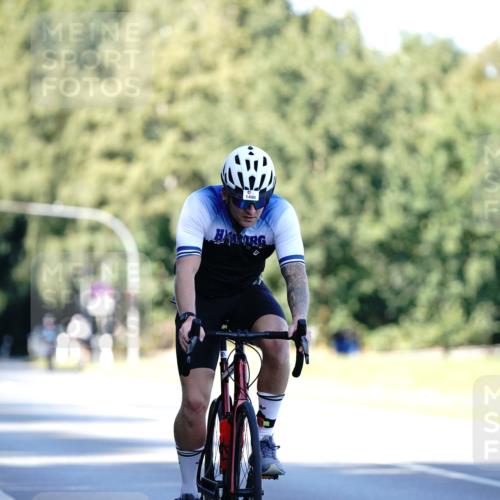 07.09.2025 - 19. Norderstedt Triathlon Michael Burmester http://msf.ph/oto/8843218 07.09.2025 15:53:30 Radfahren 362, 505, 864, 953, 1400 meine-sportfotos.de