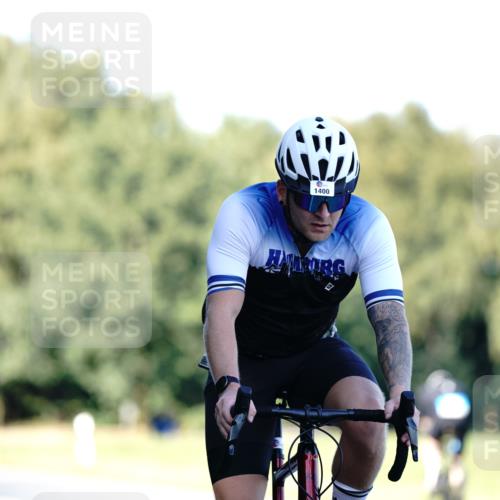 07.09.2025 - 19. Norderstedt Triathlon Michael Burmester http://msf.ph/oto/8843222 07.09.2025 15:53:31 Radfahren 505, 864, 953, 1400 meine-sportfotos.de
