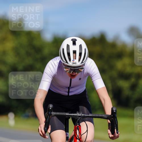 07.09.2025 - 19. Norderstedt Triathlon Michael Burmester http://msf.ph/oto/8843250 07.09.2025 12:59:03 Radfahren 353, 1221, 1360 meine-sportfotos.de