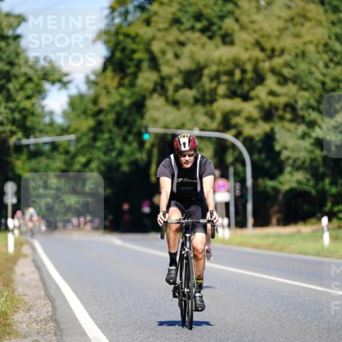 07.09.2025 - 19. Norderstedt Triathlon Michael Burmester http://msf.ph/oto/8843260 07.09.2025 12:59:14 Radfahren 1215 meine-sportfotos.de