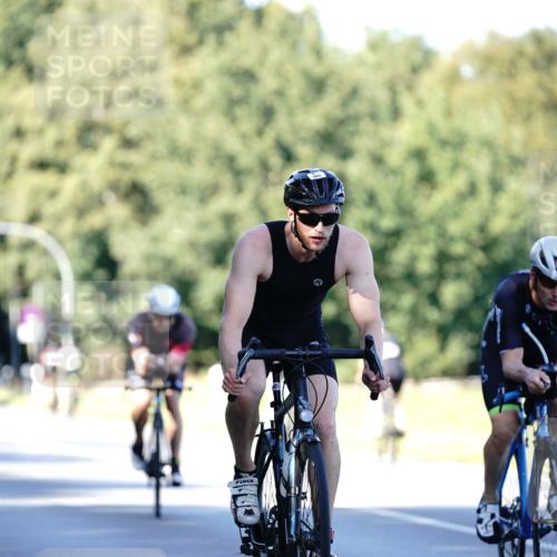 07.09.2025 - 19. Norderstedt Triathlon Michael Burmester http://msf.ph/oto/8843282 07.09.2025 15:53:52 Radfahren 493, 542, 889, 931, 952, 955, 1053, 1072, 1091, 1427, 1553, 1577 meine-sportfotos.de