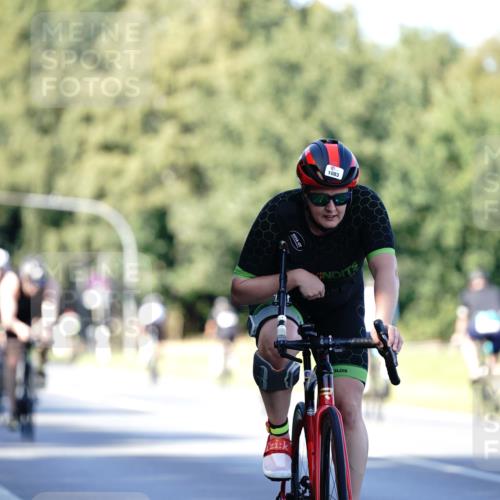07.09.2025 - 19. Norderstedt Triathlon Michael Burmester http://msf.ph/oto/8843289 07.09.2025 15:53:55 Radfahren 493, 542, 873, 889, 952, 955, 1053, 1083, 1091, 1619 meine-sportfotos.de