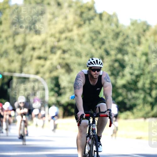 07.09.2025 - 19. Norderstedt Triathlon Michael Burmester http://msf.ph/oto/8843298 07.09.2025 15:53:57 Radfahren 493, 871, 873, 955, 1083, 1619 meine-sportfotos.de