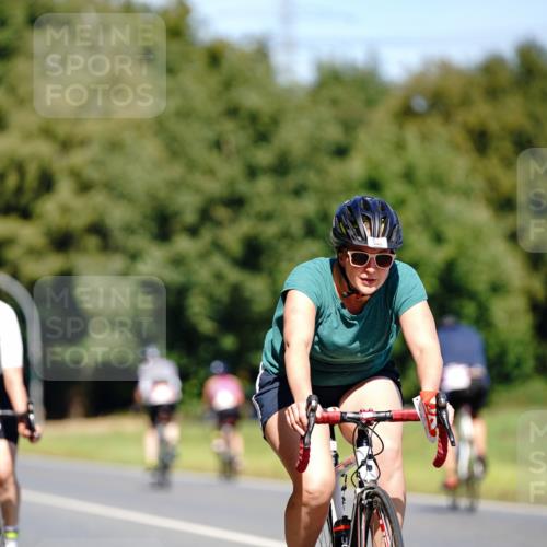 07.09.2025 - 19. Norderstedt Triathlon Michael Burmester http://msf.ph/oto/8843342 07.09.2025 13:00:18 Radfahren 305, 354, 718 meine-sportfotos.de