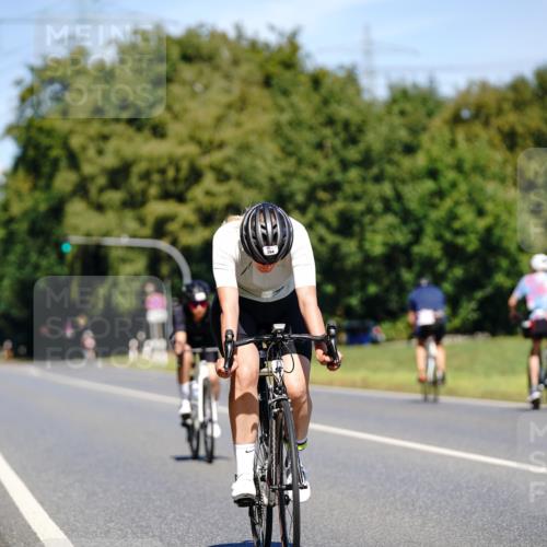 07.09.2025 - 19. Norderstedt Triathlon Michael Burmester http://msf.ph/oto/8843346 07.09.2025 13:00:19 Radfahren 305, 354, 718 meine-sportfotos.de