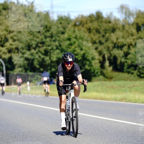 07.09.2025 - 19. Norderstedt Triathlon Michael Burmester http://msf.ph/oto/8843355 07.09.2025 13:00:20 Radfahren 305, 354, 718 meine-sportfotos.de