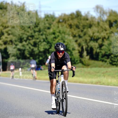 07.09.2025 - 19. Norderstedt Triathlon Michael Burmester http://msf.ph/oto/8843359 07.09.2025 13:00:20 Radfahren 305, 354, 718 meine-sportfotos.de