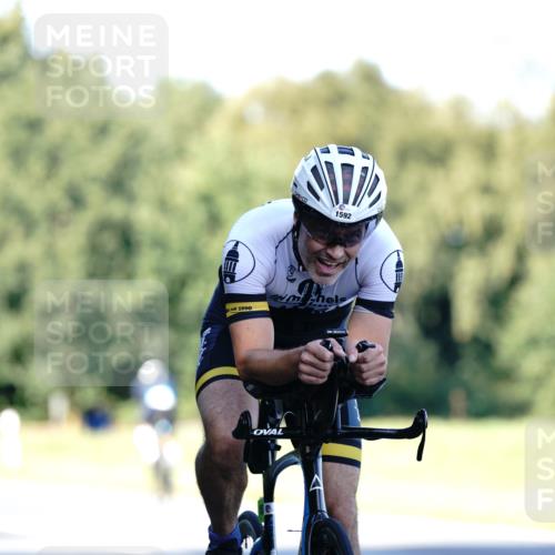 07.09.2025 - 19. Norderstedt Triathlon Michael Burmester http://msf.ph/oto/8843365 07.09.2025 15:54:14 Radfahren 544, 1411, 1561, 1592 meine-sportfotos.de