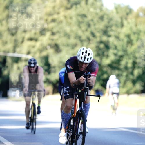 07.09.2025 - 19. Norderstedt Triathlon Michael Burmester http://msf.ph/oto/8843378 07.09.2025 15:54:24 Radfahren 902, 1460, 1534, 1618 meine-sportfotos.de