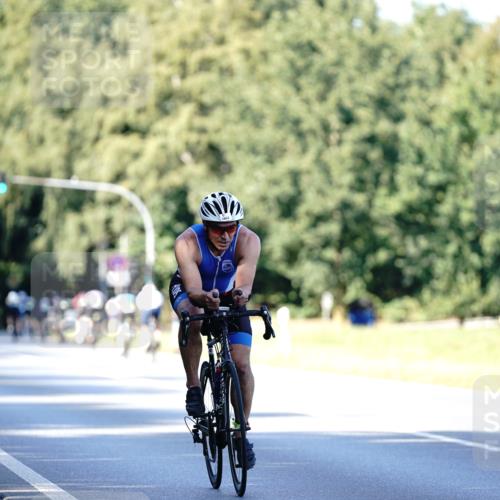07.09.2025 - 19. Norderstedt Triathlon Michael Burmester http://msf.ph/oto/8843411 07.09.2025 15:54:37 Radfahren 1603 meine-sportfotos.de