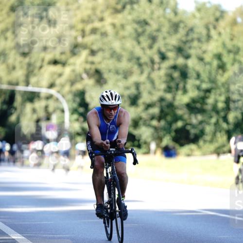 07.09.2025 - 19. Norderstedt Triathlon Michael Burmester http://msf.ph/oto/8843414 07.09.2025 15:54:37 Radfahren 1603 meine-sportfotos.de