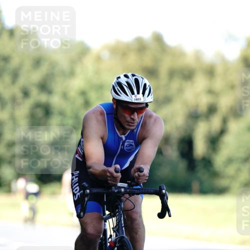 07.09.2025 - 19. Norderstedt Triathlon Michael Burmester http://msf.ph/oto/8843417 07.09.2025 15:54:38 Radfahren 1603 meine-sportfotos.de