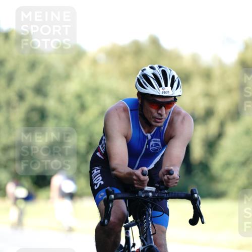 07.09.2025 - 19. Norderstedt Triathlon Michael Burmester http://msf.ph/oto/8843419 07.09.2025 15:54:38 Radfahren 1603 meine-sportfotos.de