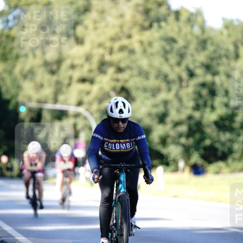 07.09.2025 - 19. Norderstedt Triathlon Michael Burmester http://msf.ph/oto/8843453 07.09.2025 15:54:54 Radfahren 954 meine-sportfotos.de